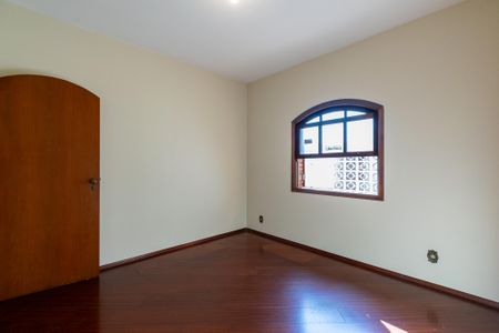Casa à venda com 295m², 4 quartos e 4 vagasQuarto 3