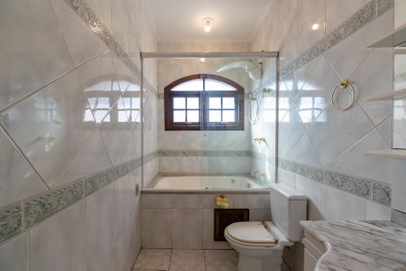 Casa à venda com 295m², 4 quartos e 4 vagasBanheiro Social