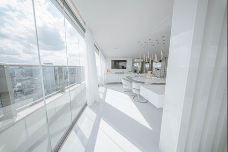 Apartamento à venda com 200m², 3 quartos e 2 vagas