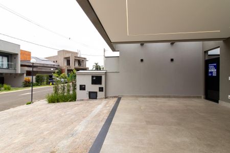 Casa à venda com 170m², 3 quartos e 4 vagasFachada