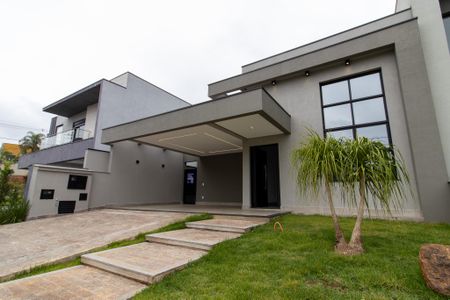 Casa à venda com 170m², 3 quartos e 4 vagasFachada