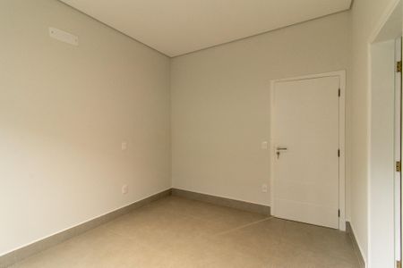 Casa à venda com 170m², 3 quartos e 4 vagasBanheiro da Suíte 1