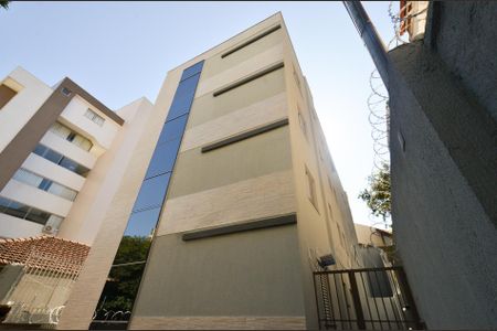 Apartamento à venda com 97m², 2 quartos e 1 vaga Apartamento à venda com 97m², 2 quartos e 1 vagaFachada