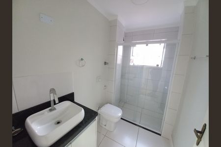Apartamento para alugar com 76m², 2 quartos e sem vaga Apartamento para alugar com 76m², 2 quartos e sem vagaBanheiro 1