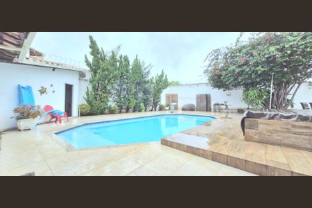 Casa à venda com 1000m², 5 quartos e 3 vagasPiscina