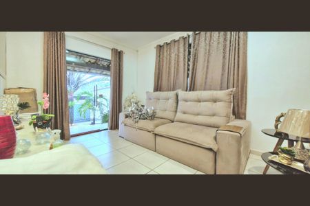 Casa à venda com 1000m², 5 quartos e 3 vagasSala 1