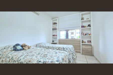 Casa à venda com 1000m², 5 quartos e 3 vagasQuarto 3