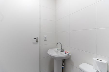 Apartamento para alugar com 33m², 2 quartos e sem vaga Apartamento para alugar com 33m², 2 quartos e sem vagaBanheiro