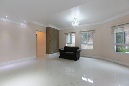 Casa à venda com 600m², 5 quartos e 4 vagasSala