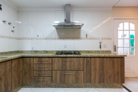 Casa à venda com 600m², 5 quartos e 4 vagasCozinha 