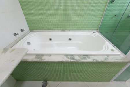 Casa à venda com 600m², 5 quartos e 4 vagasBanheiro da suíte