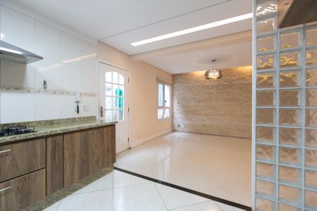 Casa à venda com 600m², 5 quartos e 4 vagasCozinha 