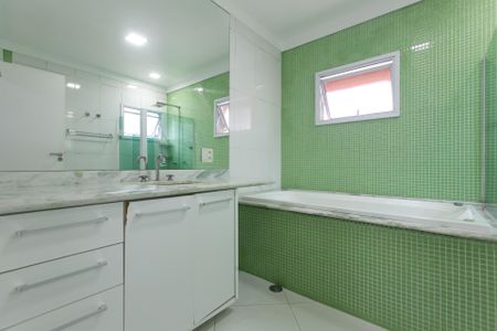 Casa à venda com 600m², 5 quartos e 4 vagasBanheiro da suíte