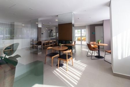 Apartamento à venda com 40m², 2 quartos e sem vaga Apartamento à venda com 40m², 2 quartos e sem vagaÁrea Comum - Salão de Festas