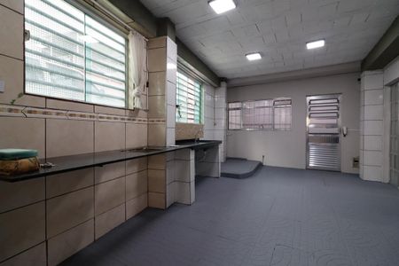 Casa à venda com 250m², 8 quartos e sem vaga Casa à venda com 250m², 8 quartos e sem vagaCasa 1 - Área de Serviço