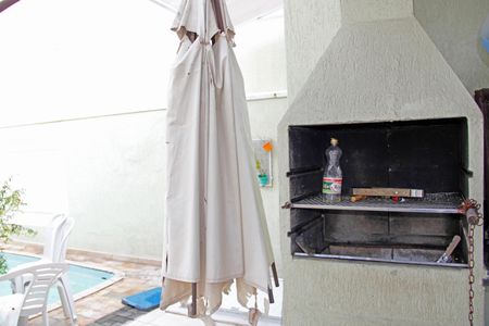 Casa de condomínio para alugar com 141m², 3 quartos e 1 vagaÁrea Gourmet