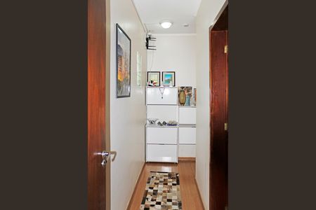 Casa de condomínio para alugar com 141m², 3 quartos e 1 vagaCorredor