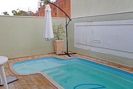 Casa de condomínio para alugar com 141m², 3 quartos e 1 vagaPiscina