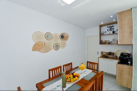 Casa à venda com 170m², 4 quartos e 3 vagas Casa à venda com 170m², 4 quartos e 3 vagasCozinha