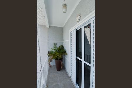 Casa à venda com 170m², 4 quartos e 3 vagas Casa à venda com 170m², 4 quartos e 3 vagasVaranda da Suíte