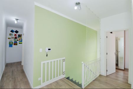 Casa à venda com 170m², 4 quartos e 3 vagas Casa à venda com 170m², 4 quartos e 3 vagasCorredor dos Dormitórios