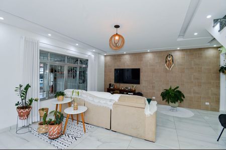 Casa à venda com 170m², 4 quartos e 3 vagas Casa à venda com 170m², 4 quartos e 3 vagasSala