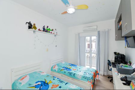 Casa à venda com 170m², 4 quartos e 3 vagas Casa à venda com 170m², 4 quartos e 3 vagasQuarto 2