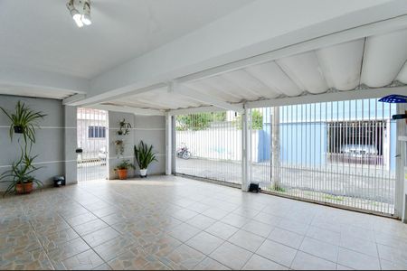 Casa à venda com 170m², 4 quartos e 3 vagas Casa à venda com 170m², 4 quartos e 3 vagasGaragem