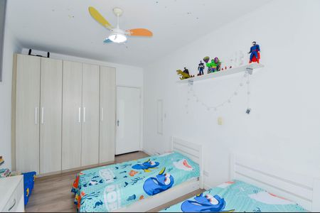 Casa à venda com 170m², 4 quartos e 3 vagas Casa à venda com 170m², 4 quartos e 3 vagasQuarto 2