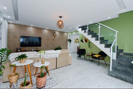 Casa à venda com 170m², 4 quartos e 3 vagas Casa à venda com 170m², 4 quartos e 3 vagasSala