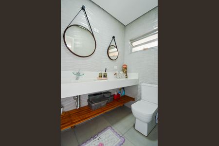 Casa à venda com 170m², 4 quartos e 3 vagas Casa à venda com 170m², 4 quartos e 3 vagasLavabo