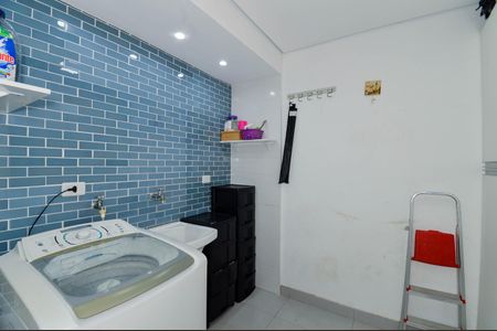 Casa à venda com 170m², 4 quartos e 3 vagas Casa à venda com 170m², 4 quartos e 3 vagasÁrea de Serviço