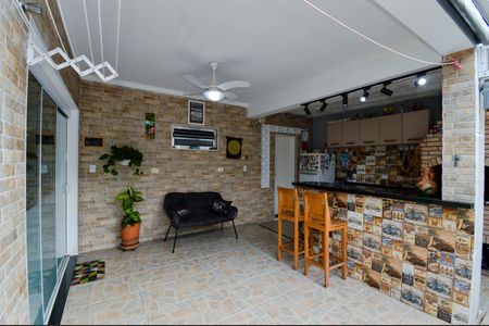 Casa à venda com 170m², 4 quartos e 3 vagas Casa à venda com 170m², 4 quartos e 3 vagasÁrea Gourmet