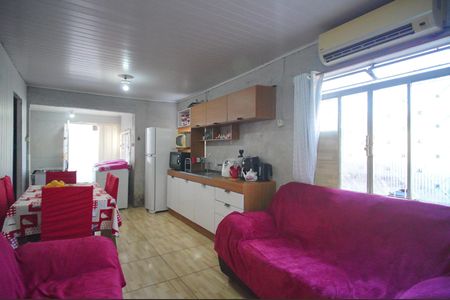 Casa à venda com 85m², 2 quartos e 2 vagasSala