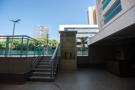 Apartamento para alugar com 65m², 2 quartos e 2 vagasÁrea comum - Piscina