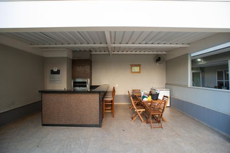 Apartamento para alugar com 65m², 2 quartos e 2 vagasÁrea comum - Churrasqueira