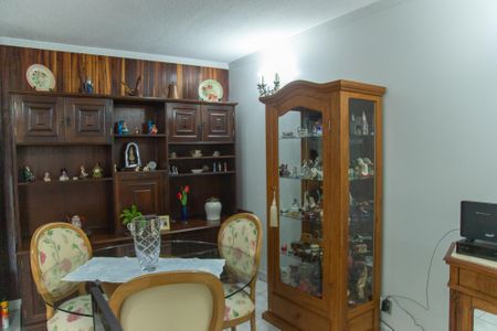 Casa à venda com 250m², 3 quartos e 1 vaga Casa à venda com 250m², 3 quartos e 1 vagaSala