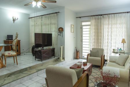 Casa à venda com 250m², 3 quartos e 1 vaga Casa à venda com 250m², 3 quartos e 1 vagaSala