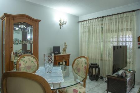 Casa à venda com 250m², 3 quartos e 1 vaga Casa à venda com 250m², 3 quartos e 1 vagaSala