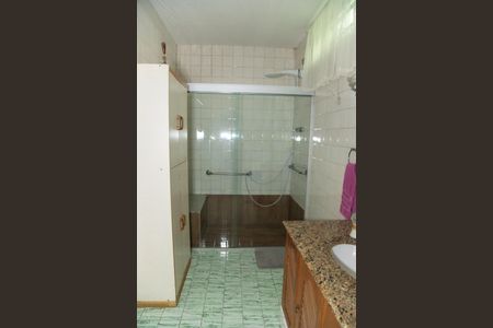 Casa à venda com 250m², 3 quartos e 1 vaga Casa à venda com 250m², 3 quartos e 1 vagaBanheiro