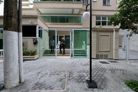 Apartamento para alugar com 80m², 2 quartos e 1 vagaFachada