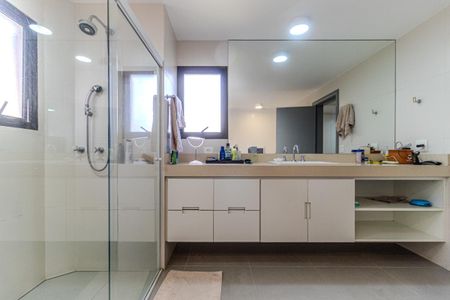 Apartamento à venda com 170m², 2 quartos e 3 vagasBanheiro da Suíte 2