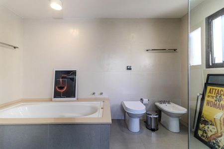 Apartamento à venda com 170m², 2 quartos e 3 vagasBanheiro da Suíte 2