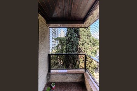 Apartamento à venda com 170m², 2 quartos e 3 vagasVaranda