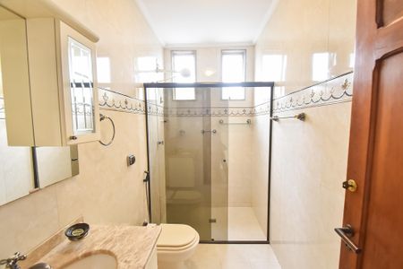 Casa à venda com 190m², 3 quartos e 2 vagasBanheiro