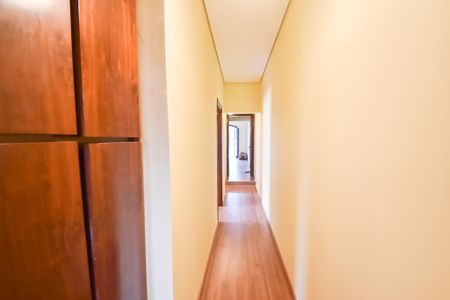 Casa à venda com 190m², 3 quartos e 2 vagasCorredor