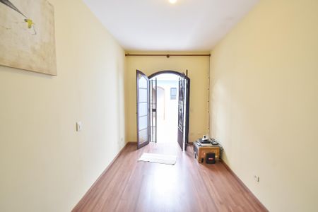 Casa à venda com 190m², 3 quartos e 2 vagasSuíte