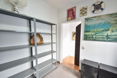 Casa à venda com 190m², 3 quartos e 2 vagasEdícula - quarto 1