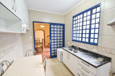 Casa à venda com 190m², 3 quartos e 2 vagasCozinha