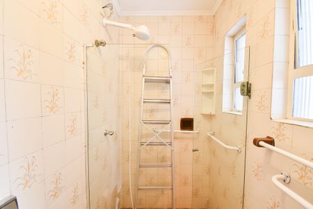 Casa à venda com 190m², 3 quartos e 2 vagasEdícula - banheiro 2